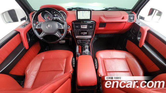 Mercedes-Benz G-Class — interior