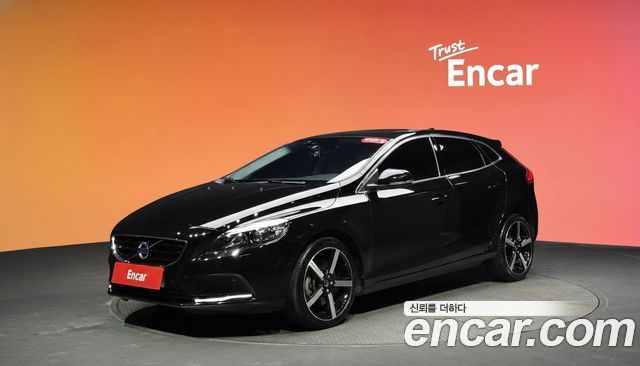 Volvo V40 — exterior