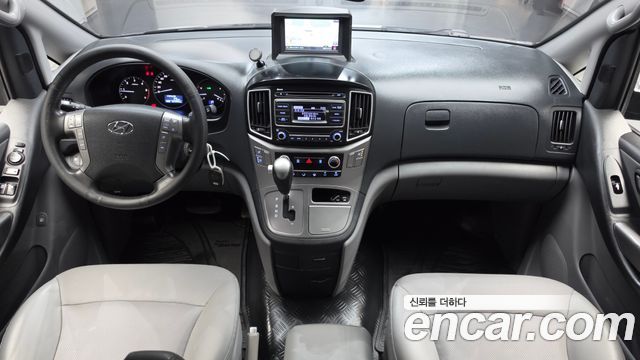 Hyundai Starex — interior