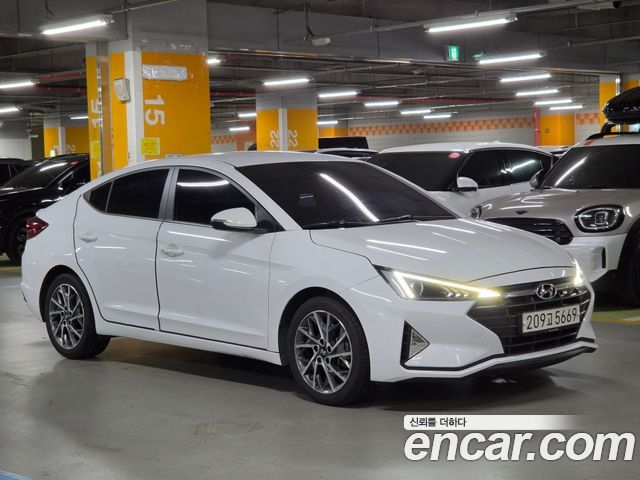Hyundai Avante — exterior