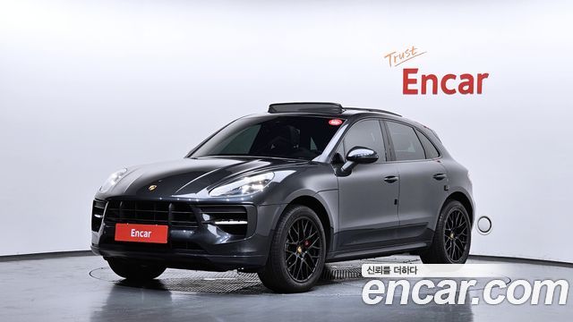 Porsche Macan — exterior