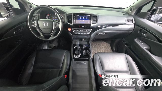 Honda Pilot — interior
