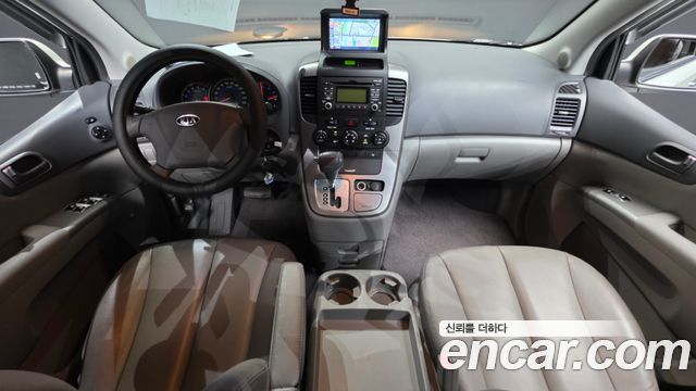 Kia Carnival — interior