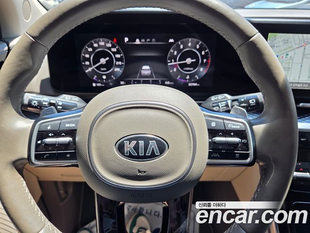 Kia Carnival — interior