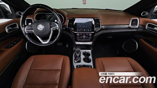 Jeep Cherokee — interior