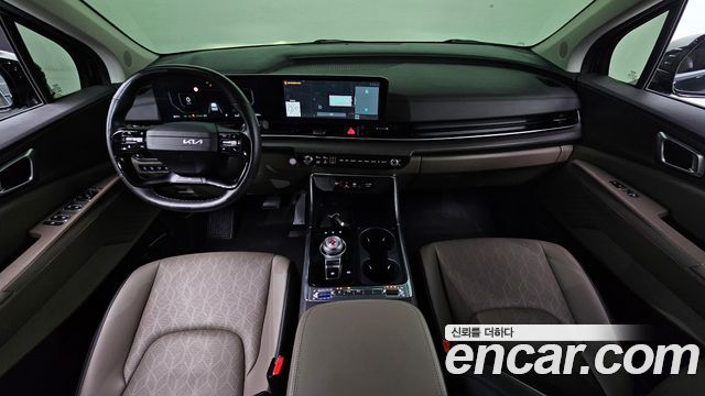 Kia Carnival — interior