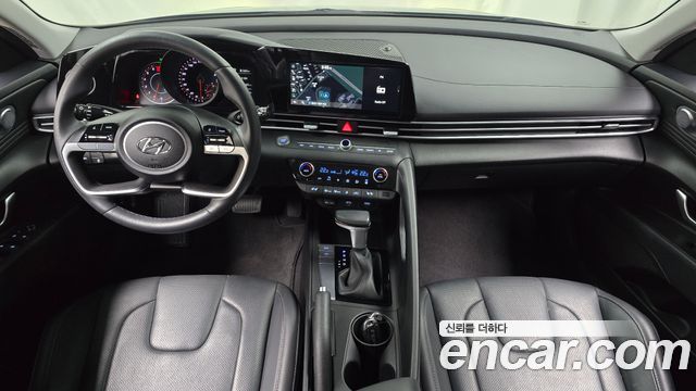 Hyundai Avante — interior