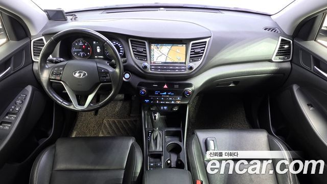 Hyundai Tucson — interior