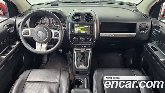 Jeep Compass — interior