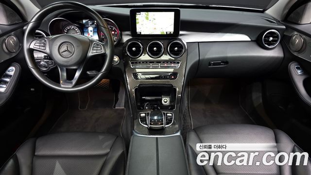 Mercedes-Benz C-Class — interior