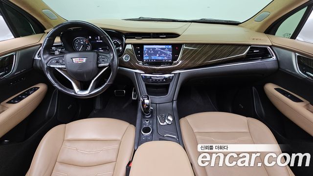Cadillac XT6 — interior