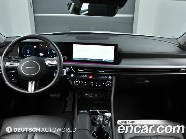Hyundai Sonata — interior