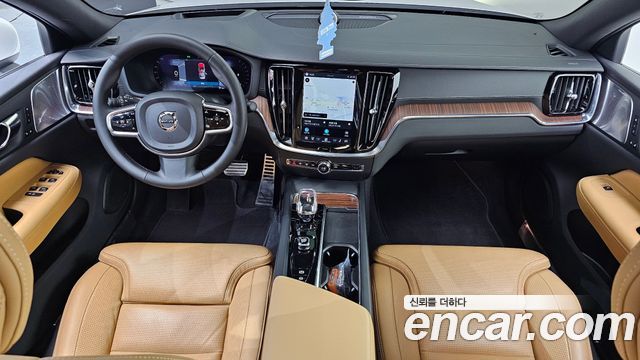 Volvo S60 — interior