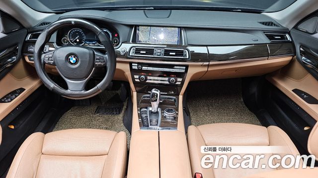 BMW 7 Series — interior