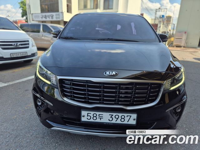 Kia Carnival — exterior