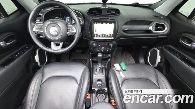 Jeep Renegade — interior