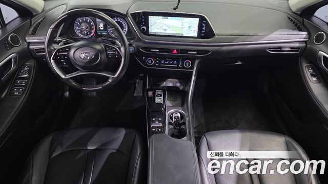 Hyundai Sonata — interior