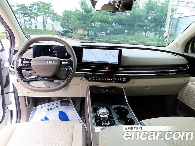 Kia Carnival — interior