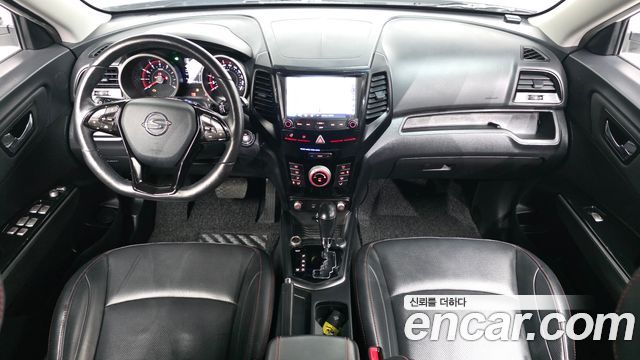 KG Mobility Tivoli — interior