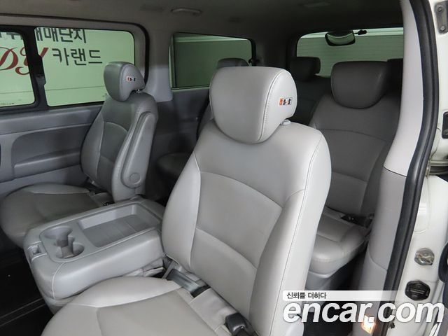 Hyundai Starex — interior