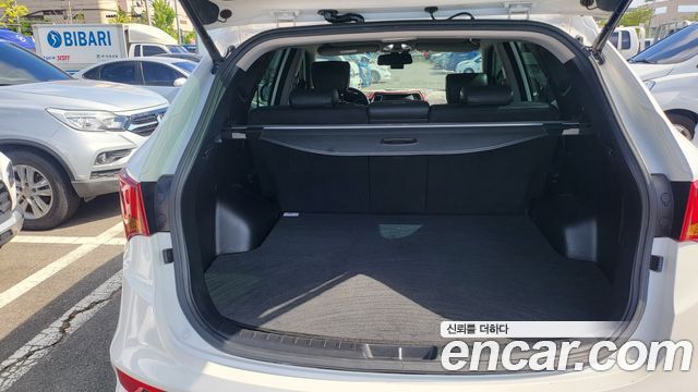 Hyundai Santa Fe — interior
