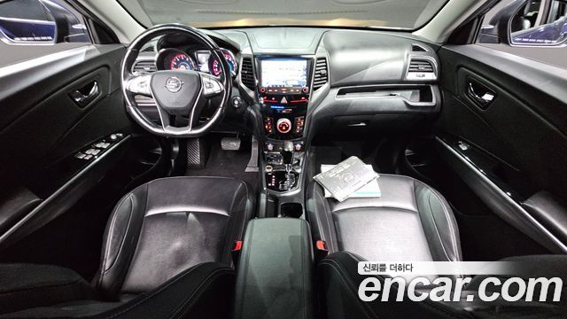 KG Mobility Tivoli — interior