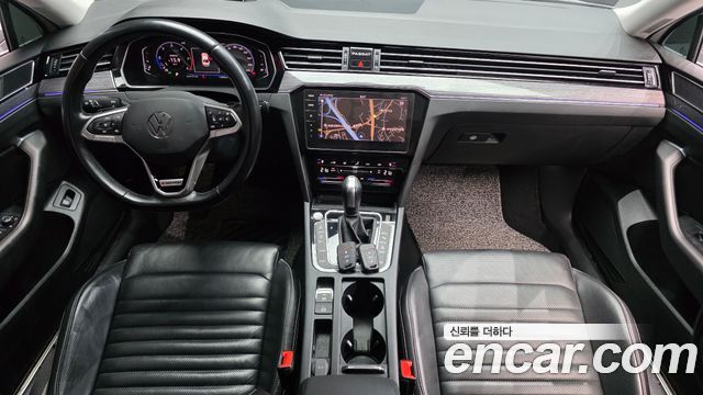 Volkswagen Passat — interior