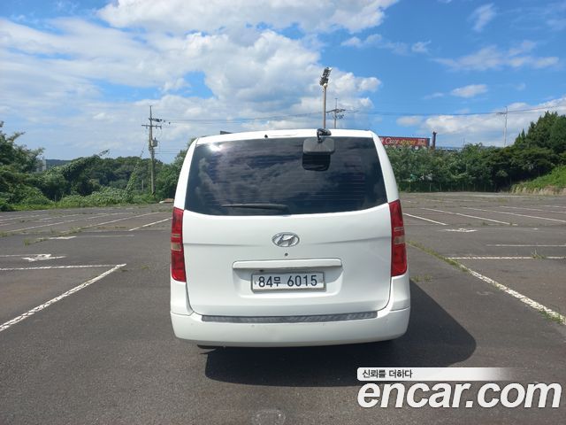 Hyundai Starex — interior
