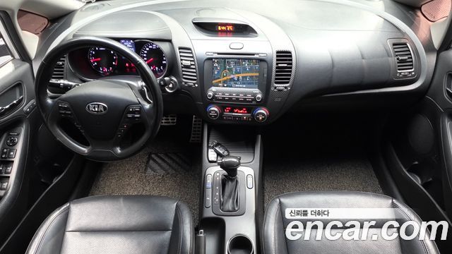 Kia K3 — interior