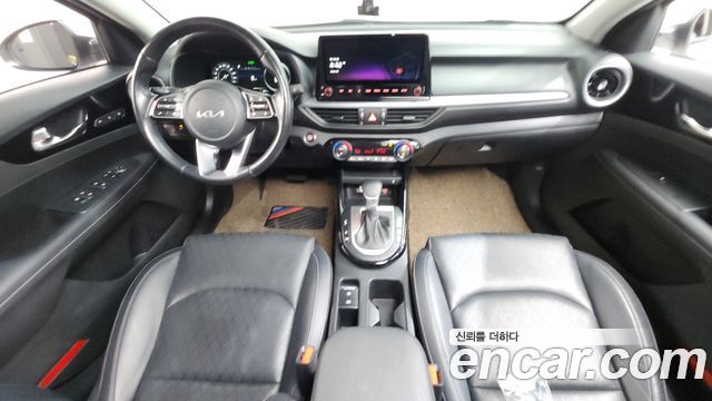 Kia K3 — interior