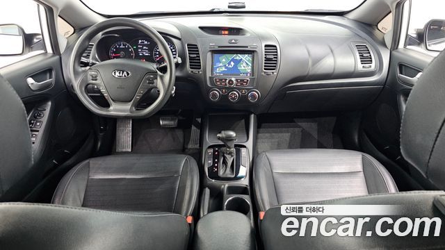 Kia K3 — interior