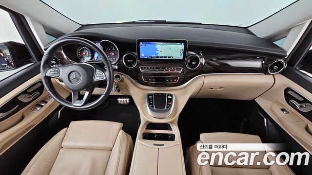 Mercedes-Benz V-Class — interior