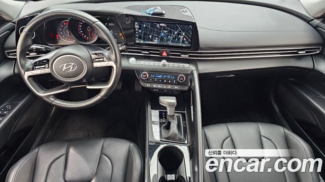Hyundai Avante — interior