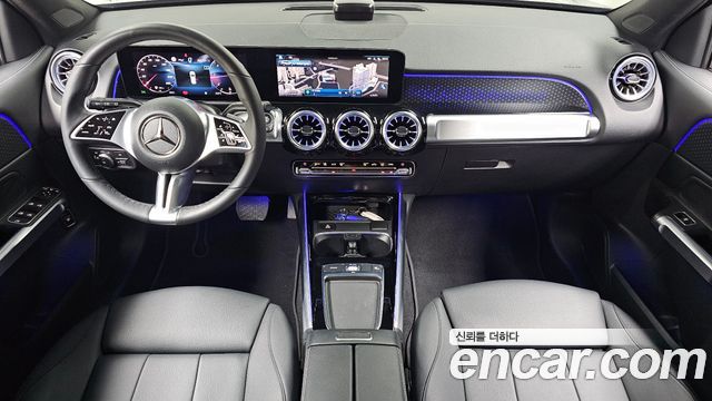 Mercedes-Benz GLB-Class — interior