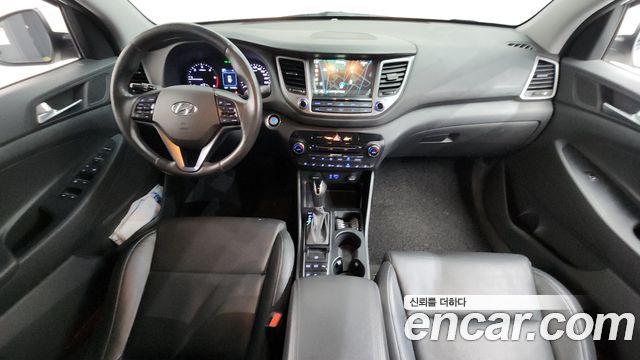 Hyundai Tucson — interior