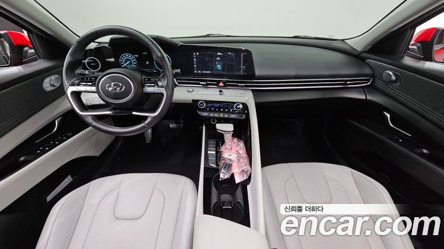 Hyundai Avante — interior