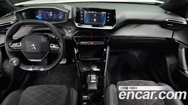 Peugeot 2008 — interior