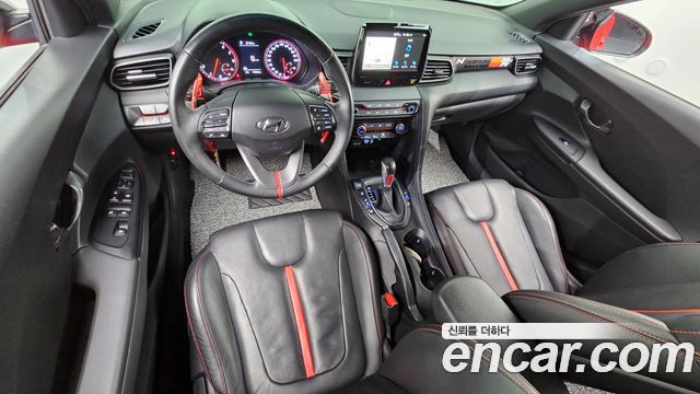 Hyundai Veloster — interior