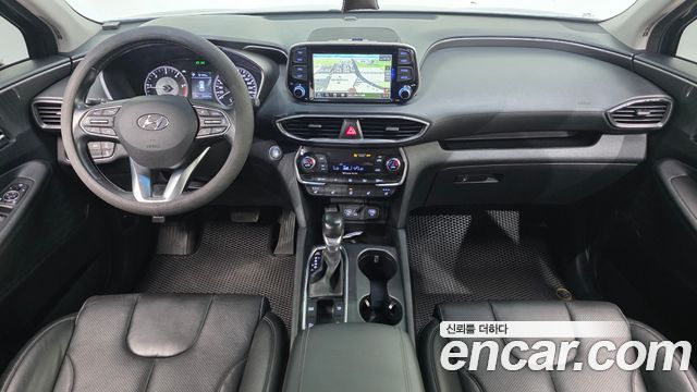 Hyundai Santa Fe — interior