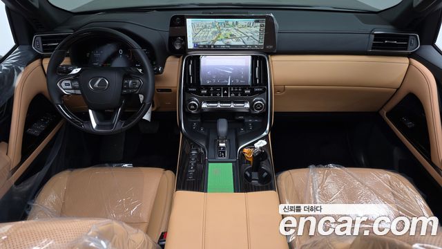 Lexus LX — interior