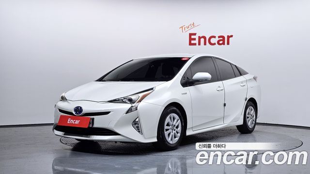 Toyota Prius — exterior