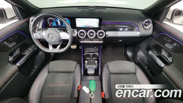 Mercedes-Benz GLB-Class — interior