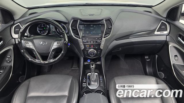 Hyundai Santa Fe — interior