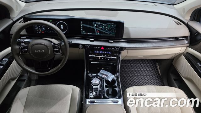 Kia Carnival — interior