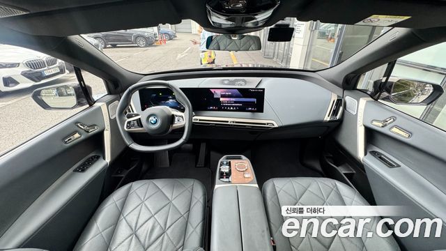 BMW iX — interior