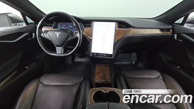 Tesla Model S — interior