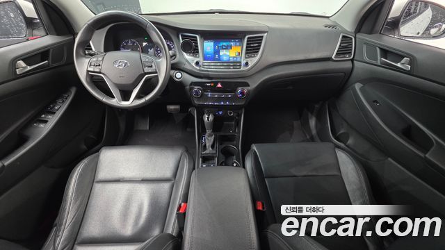 Hyundai Tucson — interior