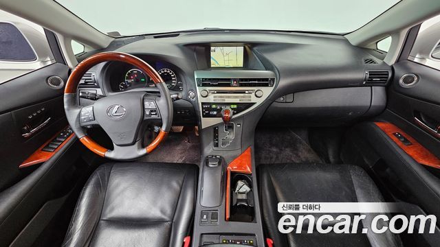 Lexus RX — interior