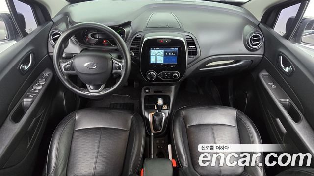 Renault Korea QM3 — interior