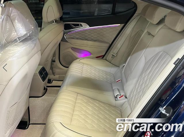 Genesis G70 — interior